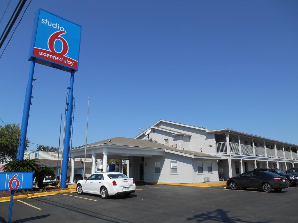 Studio 6 San Antonio Tx - Ft Sam Houston Hotel Exterior photo